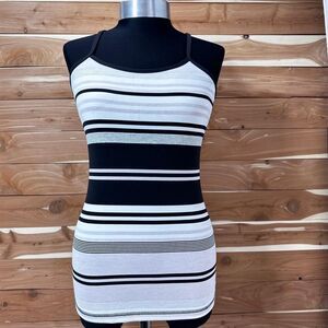 Lululemon Cool Racerback Tank Top Striped Slim Fit Athletic Size 4‎